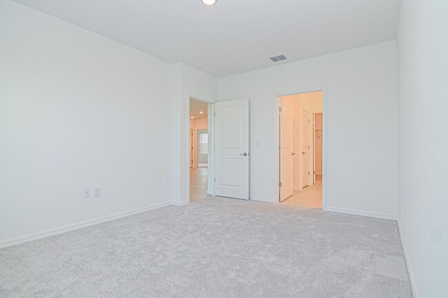 Building Photo - 4744 Babys Breath Pl