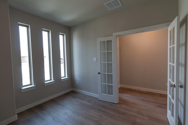 Building Photo - 1140 Enchanted Rock Ln
