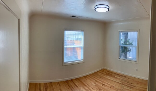 Building Photo - 931 Reno Ave