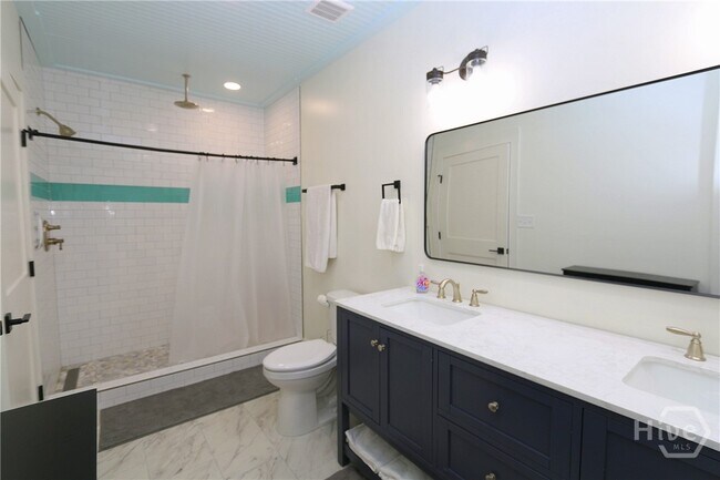 Building Photo - 201 Lovell Ave