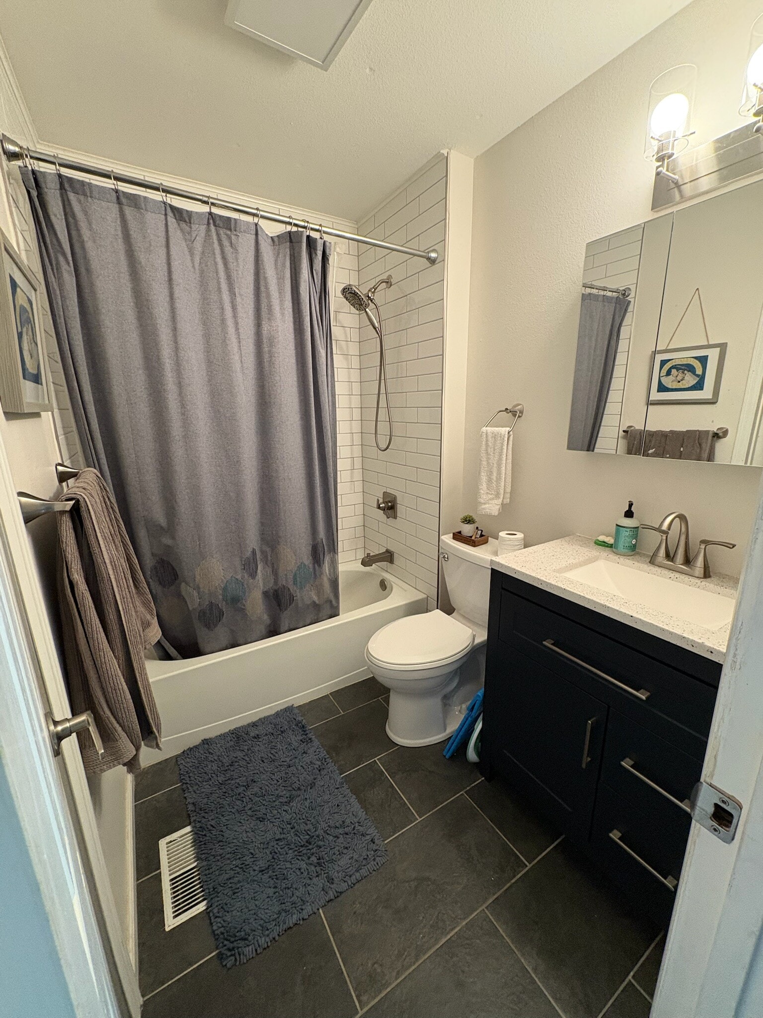 Building Photo - 221 Summit Cir