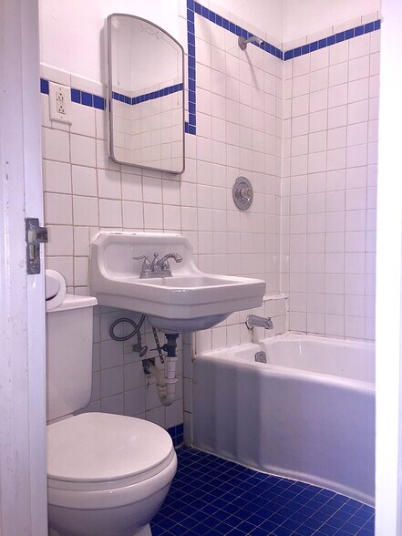 Bathroom - 123 N Franklin St