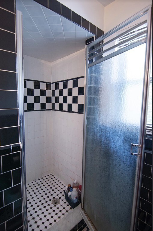 Building Photo - 9 Reservoir Rd