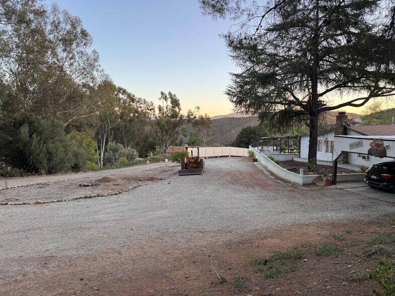 Building Photo - 1373 Real Way Ln