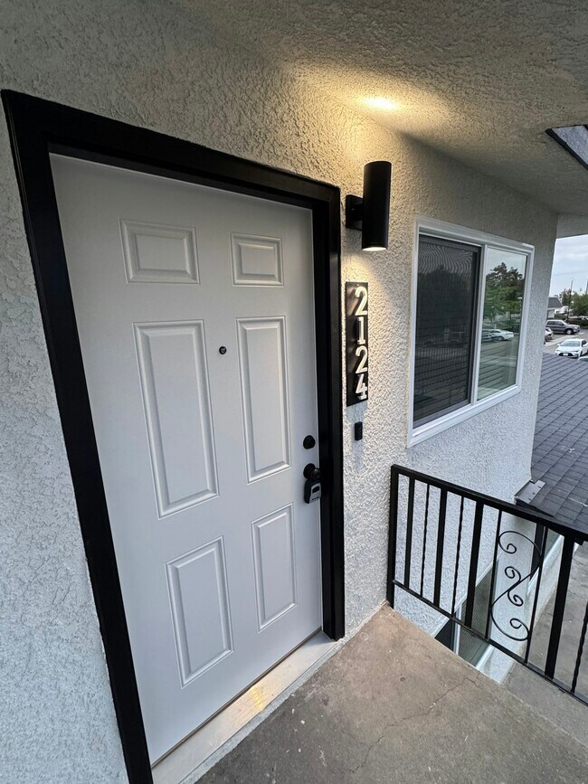 Building Photo - 2124 N Glenn Ave