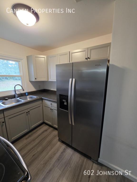 Building Photo - 602 Johnson St