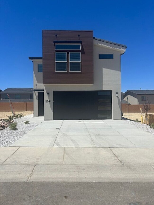 Building Photo - Brand new 4 Bedroom Home!
