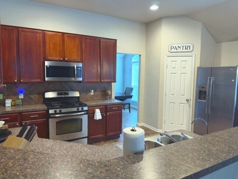 Building Photo - 1330 Yucca Mountain Dr