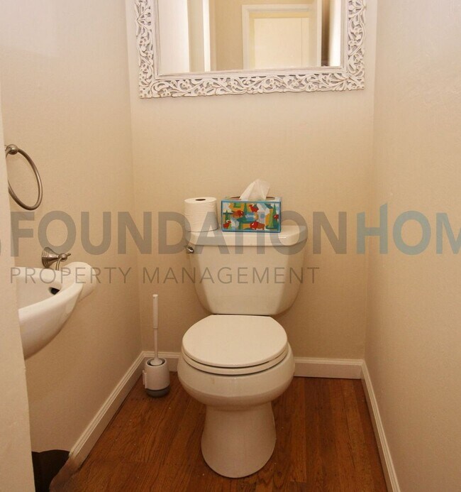 Building Photo - Mountain View Retreat in the Heart of Fairfax- 3BD/1BA Home with Expansive Deck- FOUNDATION
