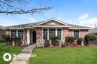 Building Photo - 2213 Midbury Dr