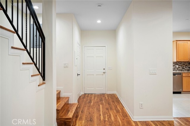 Building Photo - 415 E Dryden St