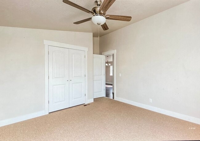 Building Photo - 2115 Villa Dr