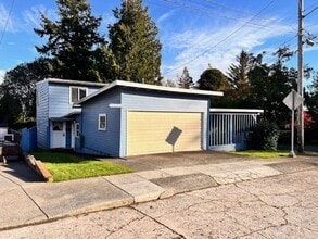 Building Photo - 1918