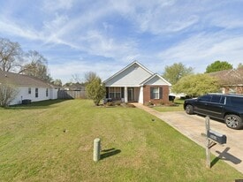 Building Photo - 102 Strawbridge Ln