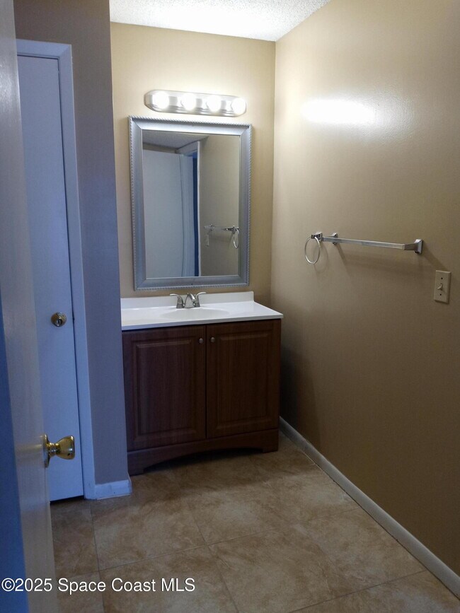Building Photo - 3550 Sable Palm Ln