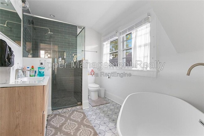 Building Photo - 7512 Freret St