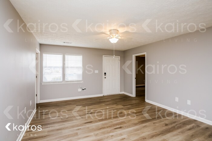 Building Photo - 385 Deer Park Dr