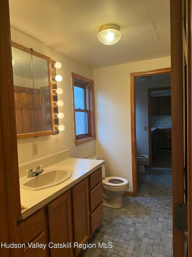 Building Photo - 274 N Rd