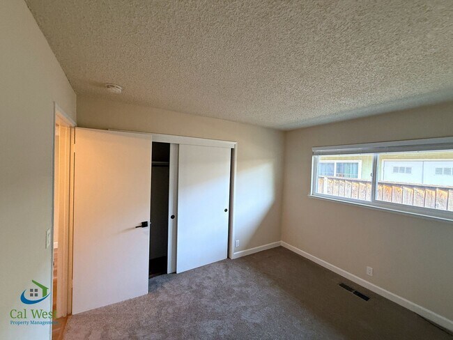 Building Photo - 01167 - P - 5863/5865 Hillview Ave. - OWNE...