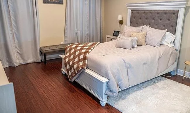 Building Photo - 5929 Milne Blvd