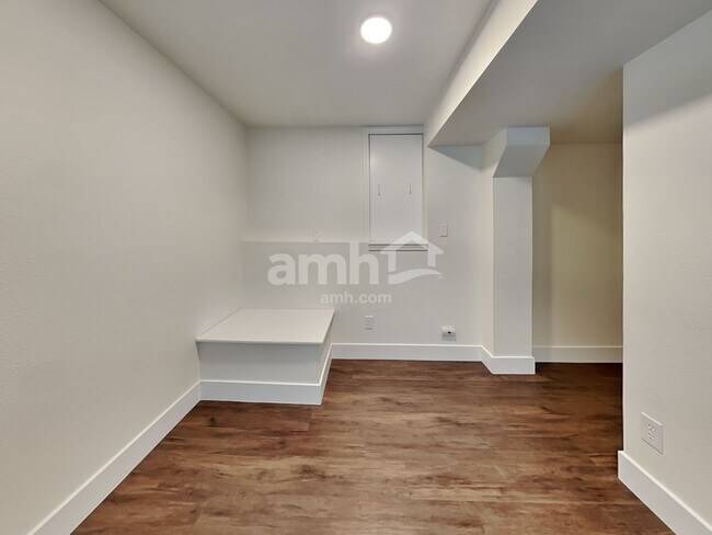 Building Photo - 7220 Grand Cascade Point