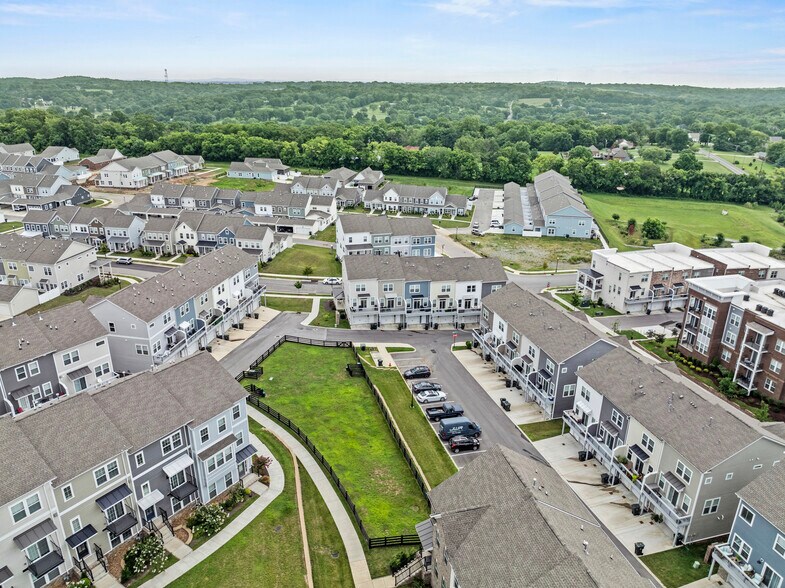 Building Photo - 833 Westcott Ln