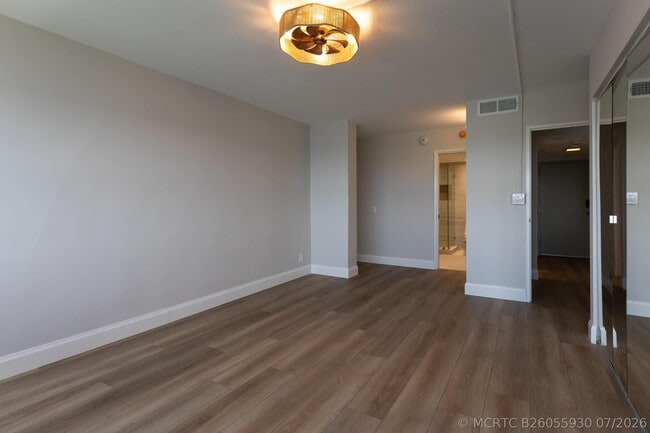 Building Photo - 2100 S Ocean Dr