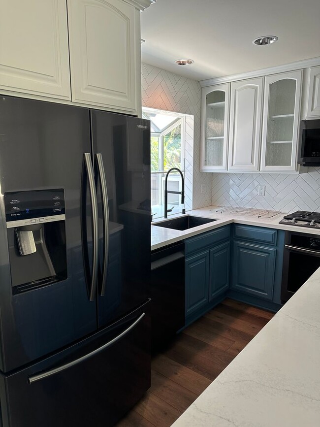 Building Photo - Well Maintained 3 Bedroom Home w/Solar