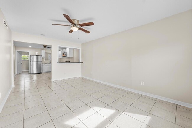 Building Photo - 1400 Binney Dr