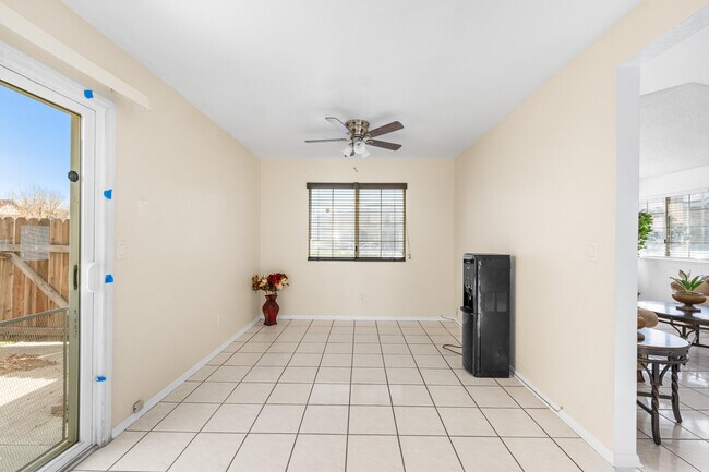 Building Photo - 42851 Lemonwood Dr