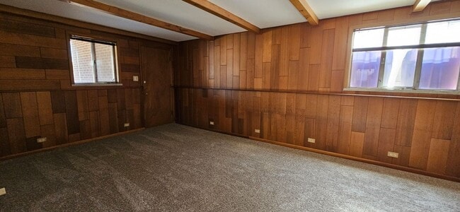 Building Photo - Beautiful Virginia Vale 4 Bedroom Split Level - New Paint, Carpet, Blinds - AVAILABLE NOW!