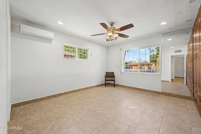 Building Photo - 6138 N 15th Ave