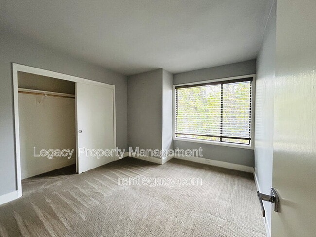 Building Photo - 134 Hartnell Pl