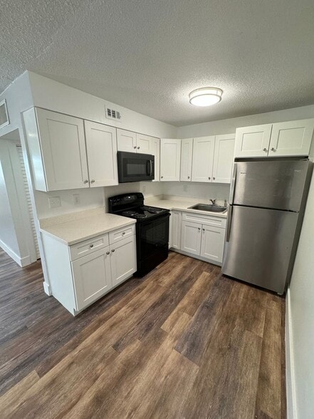 Interior Photo - 2500 Johnson St LLC