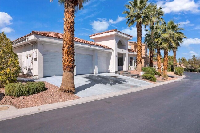 Building Photo - Beautiful Summerlin home in a gated community.