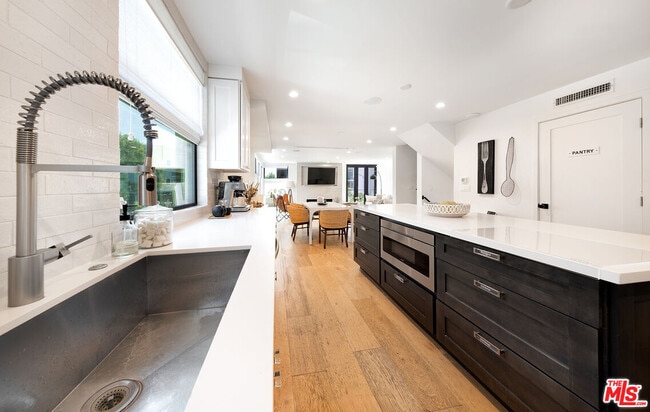 Building Photo - 5317 Pacific Ave