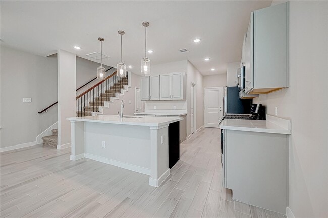 Building Photo - 1547 Revolution Way