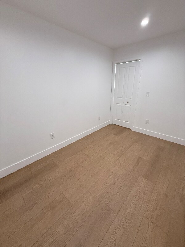 Building Photo - 442 E 44th Cir