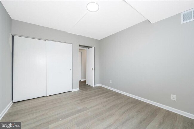 Building Photo - 4410 Oglethorpe St