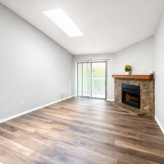 Building Photo - 908 S Walden Way