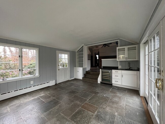 Building Photo - Cool Updated Historic 4/3.5 Farmhouse in Bethesda on Private, 1.5 Acre Lot