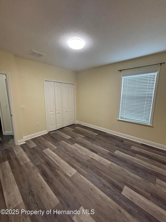 Building Photo - 1159 MacFarlane Ave