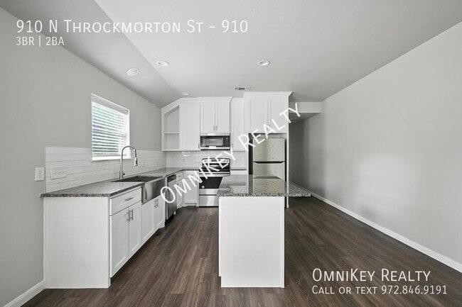 Building Photo - 910 N Throckmorton St