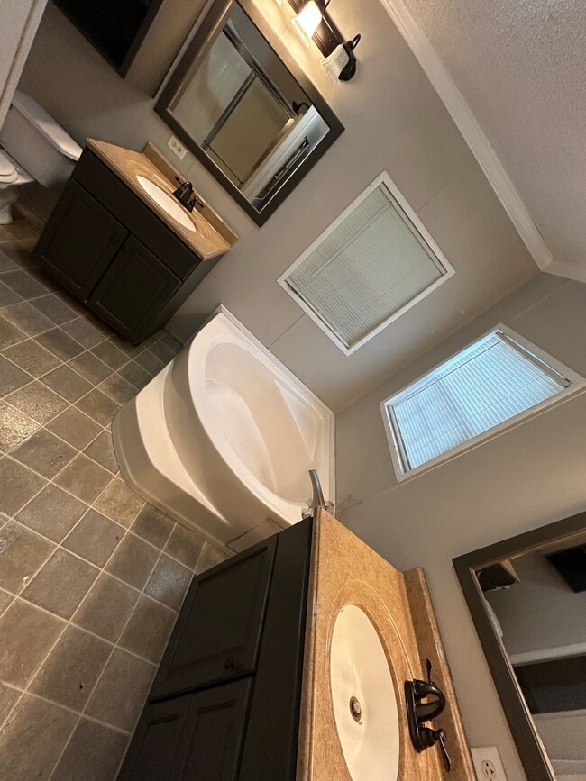 Building Photo - lot 26