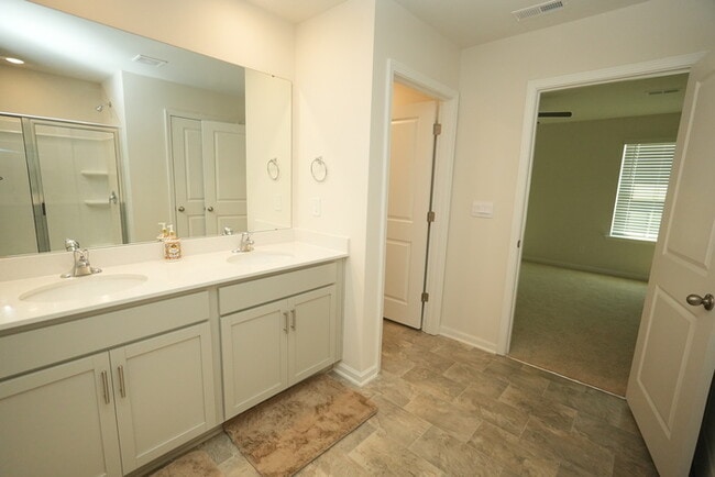 Building Photo - BRAND NEW HOME FOR RENT!