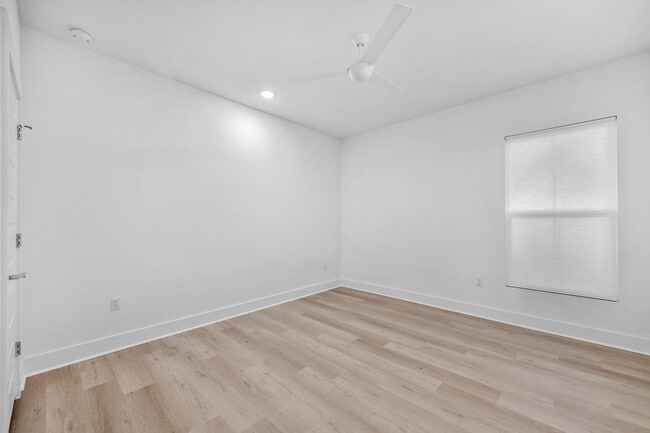 Building Photo - 17 N L St