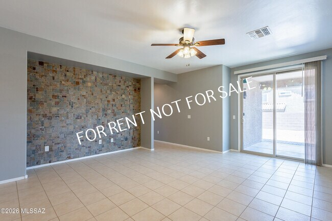 Building Photo - 7307 E Heartwood Dr