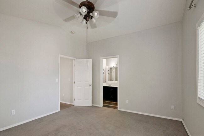 Building Photo - Discover this charming 4-bedroom, 2-bathroom home in Meridian!