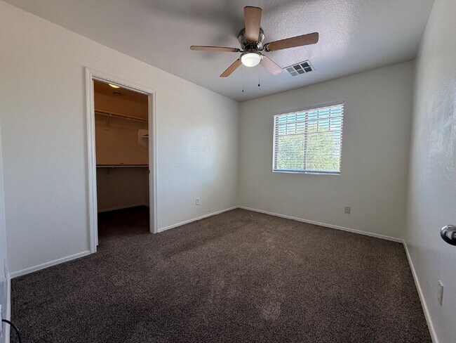 Building Photo - "Spacious 4-Bedroom Haven with 2 Bath Retreats in Laveen's Heart – 1,893 Sq Ft of Comfort!"