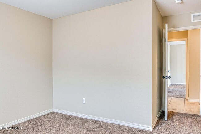 Building Photo - 3133 Red Orchard Dr